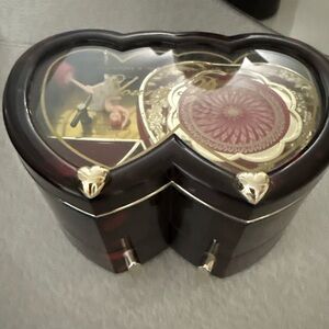 Heart-Shaped Jewelry Box with Gold Accents/dancing ballerina
